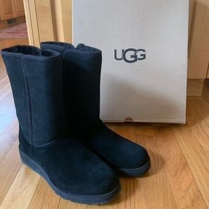 Black UGG boots (size 9.5)